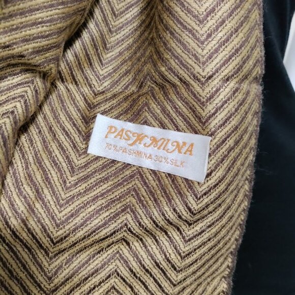 Official Pashmina and Silk Brown Chevron Pattern Unisex Scarf - Picture 3 of 6